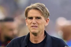 亚马尔足球俱乐部庆祝登贝莱荣耀时刻，展望金球奖未来